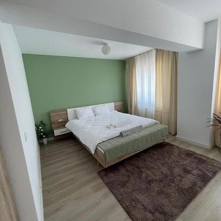 Lara 65 - Cozy & Modern Apartment @ Conest Яссы Экстерьер фото