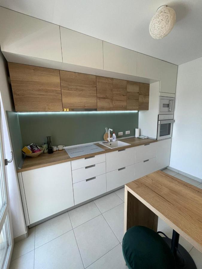Lara 65 - Cozy & Modern Apartment @ Conest Яссы Экстерьер фото