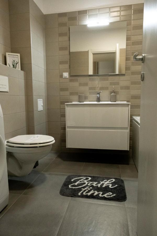 Lara 65 - Cozy & Modern Apartment @ Conest Яссы Экстерьер фото